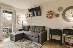 Serene Escape in the Heart of Fall Creek - Image 2