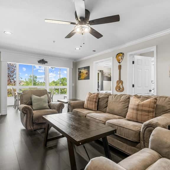 Charming 4-bedroom condo at The Champions - Image 1