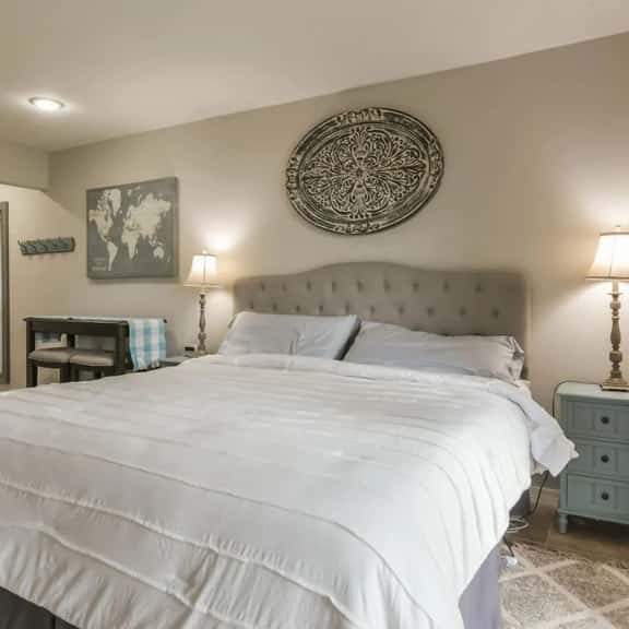 Serene Escape in the Heart of Fall Creek - Image 1