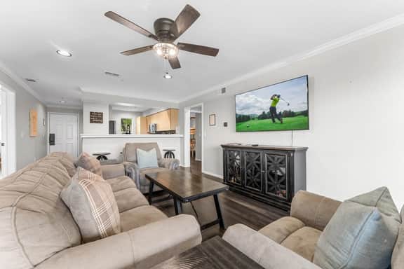 Charming 4-bedroom condo at The Champions - Image 4