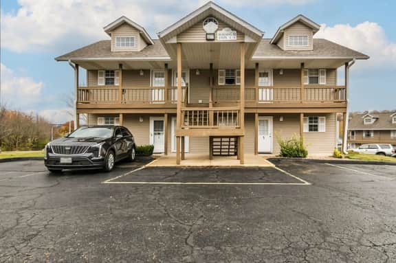 Cozy Condo Retreat at Fall Creek - Image 5