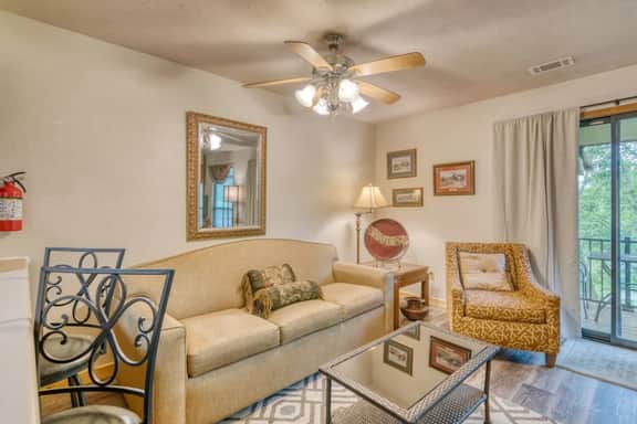 Pointe Royale Condo Retreat in Branson - Image 3