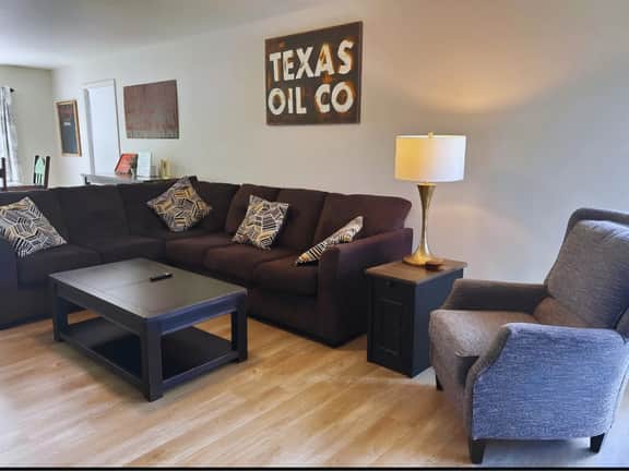 Downtown Branson 3BR Family-friendly Getaway - Image 3