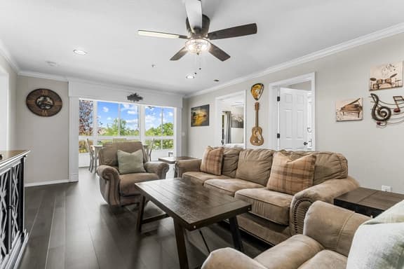 Charming 4-bedroom condo at The Champions - Image 1